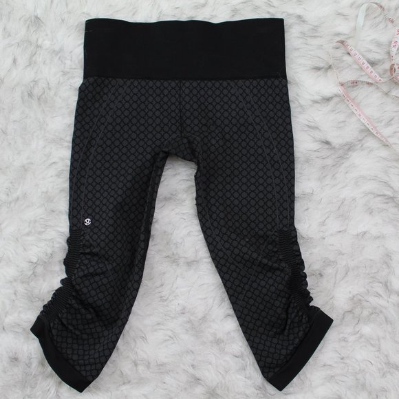 Lululemon In The Flow Crop Leggings in Black Grey - Picture 9 of 12